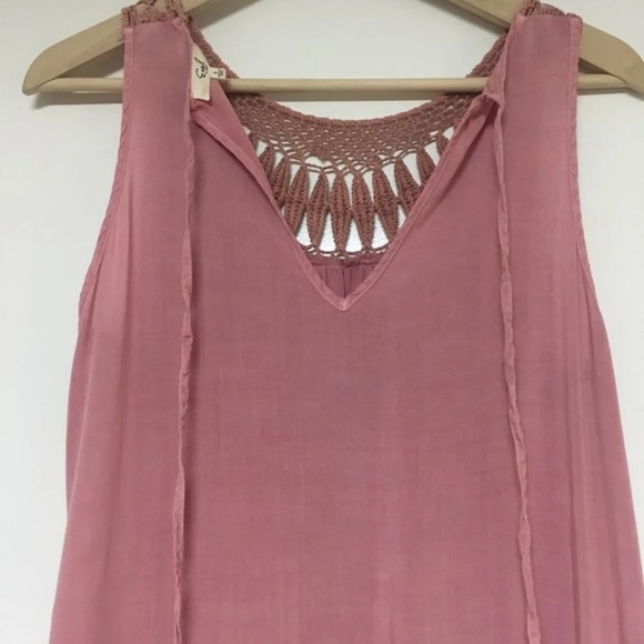 Easel Dress - Picture 7 of 8